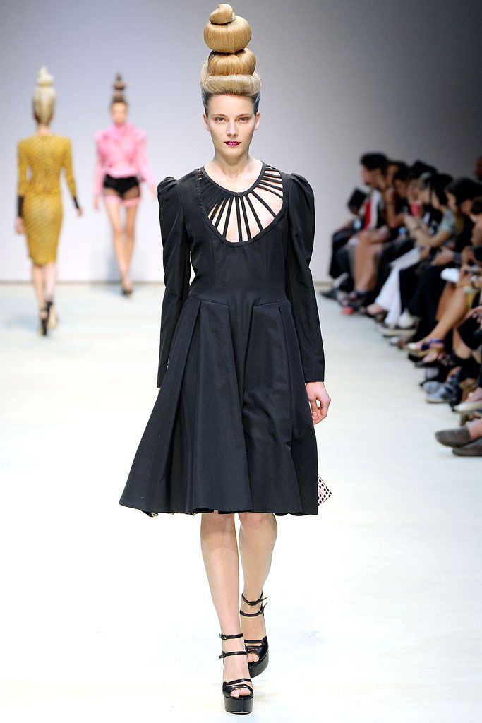 Danielle Scutt S/S 10 Look 39