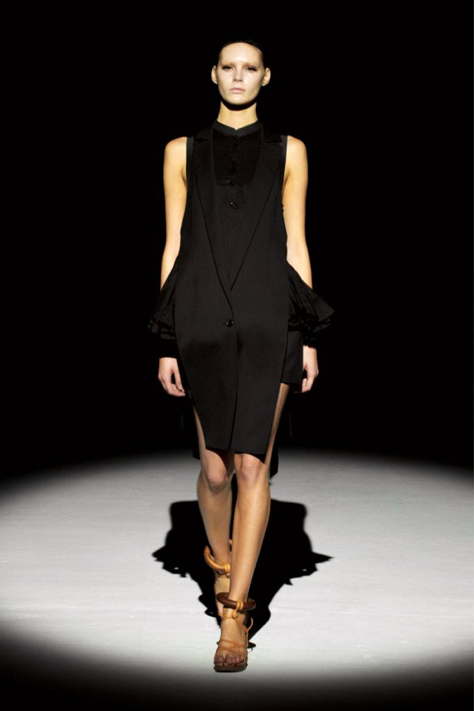 Chalayan S/S 11 Look 35