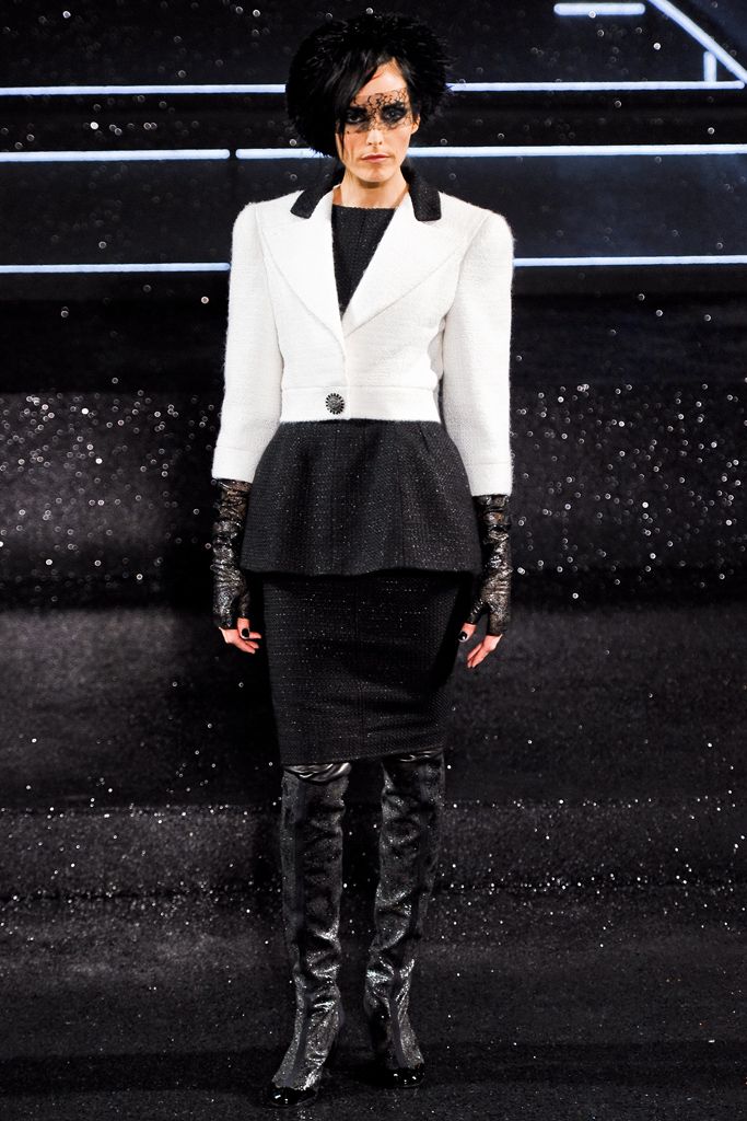 Chanel F/W 11 Couture Look 50