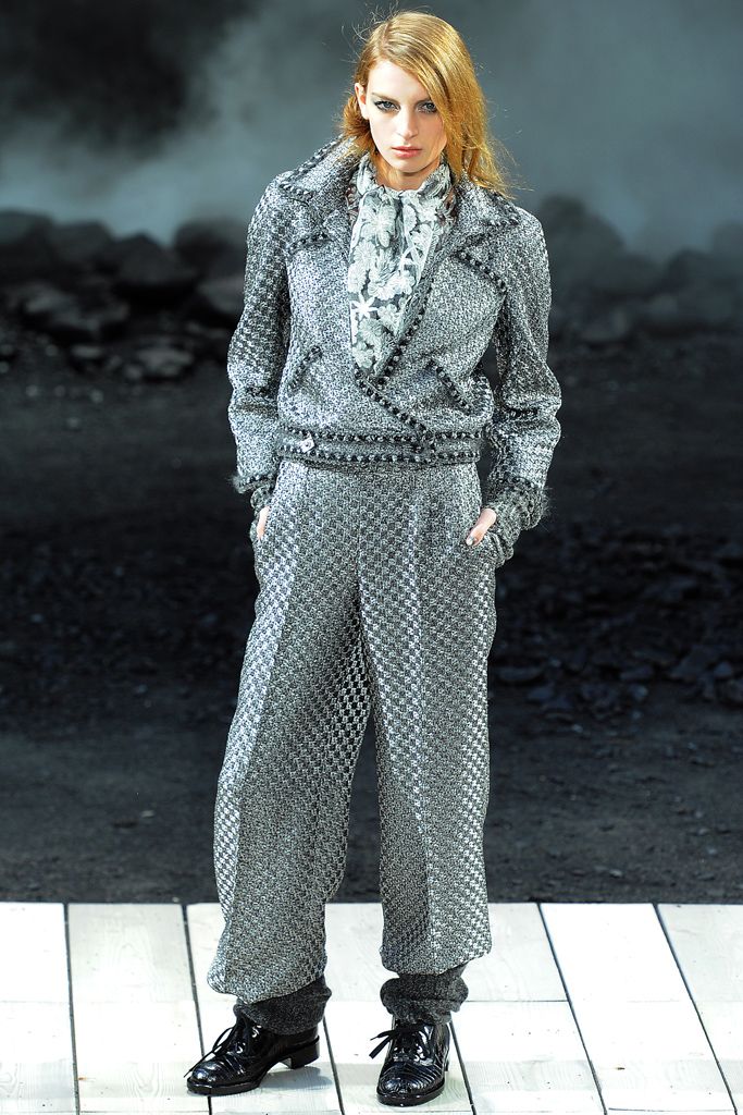 Chanel F/W 11 Look 103