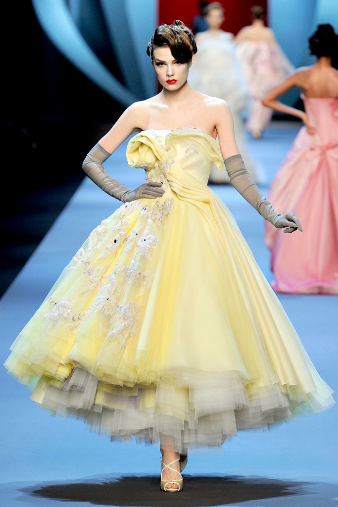 Christian Dior S/S 11 Couture Look 128