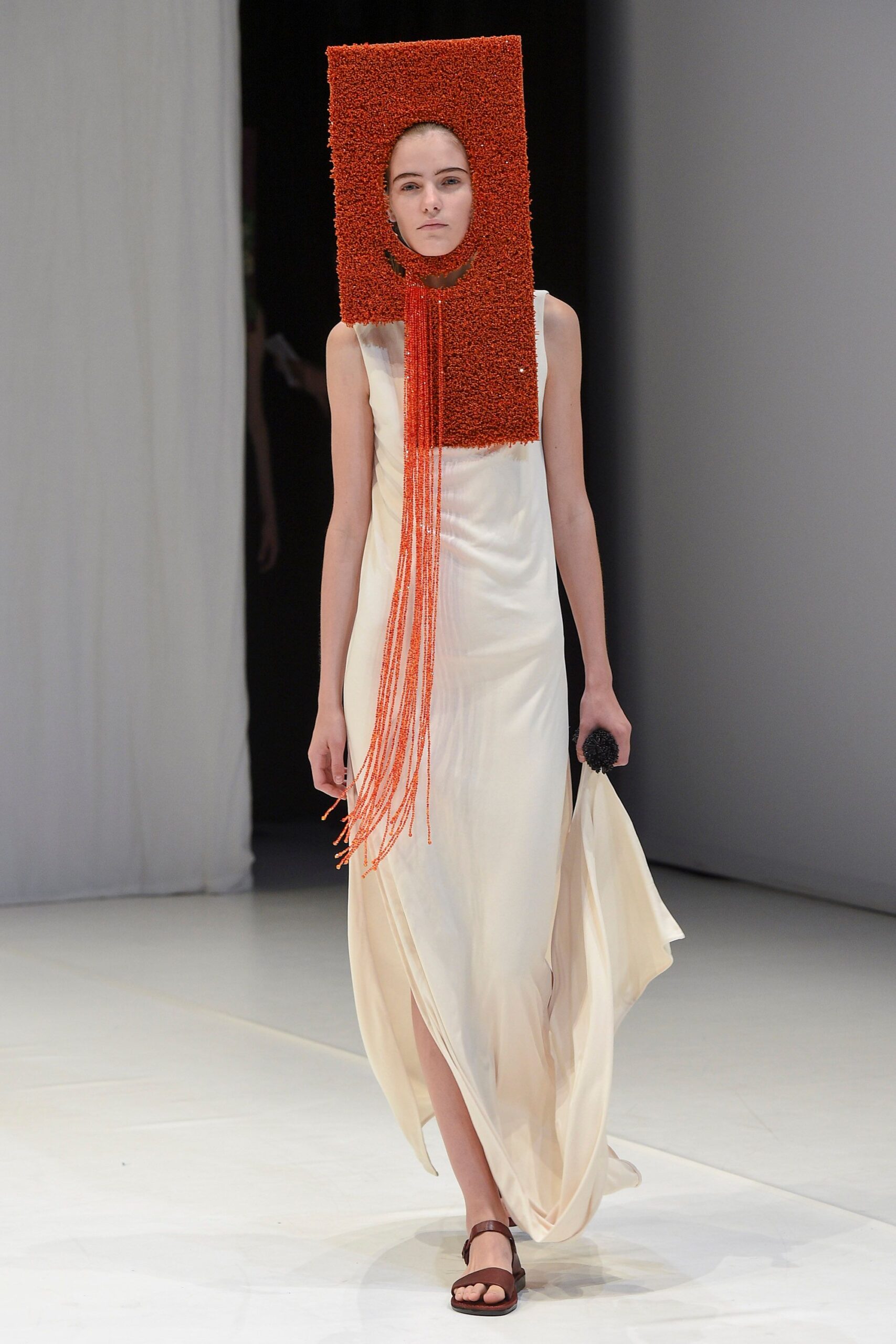 Chalayan S/S 18 Look 580