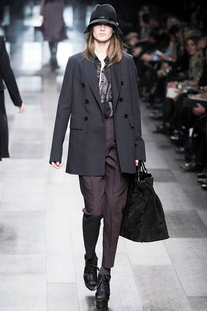 Burberry F/W 09 Look 160