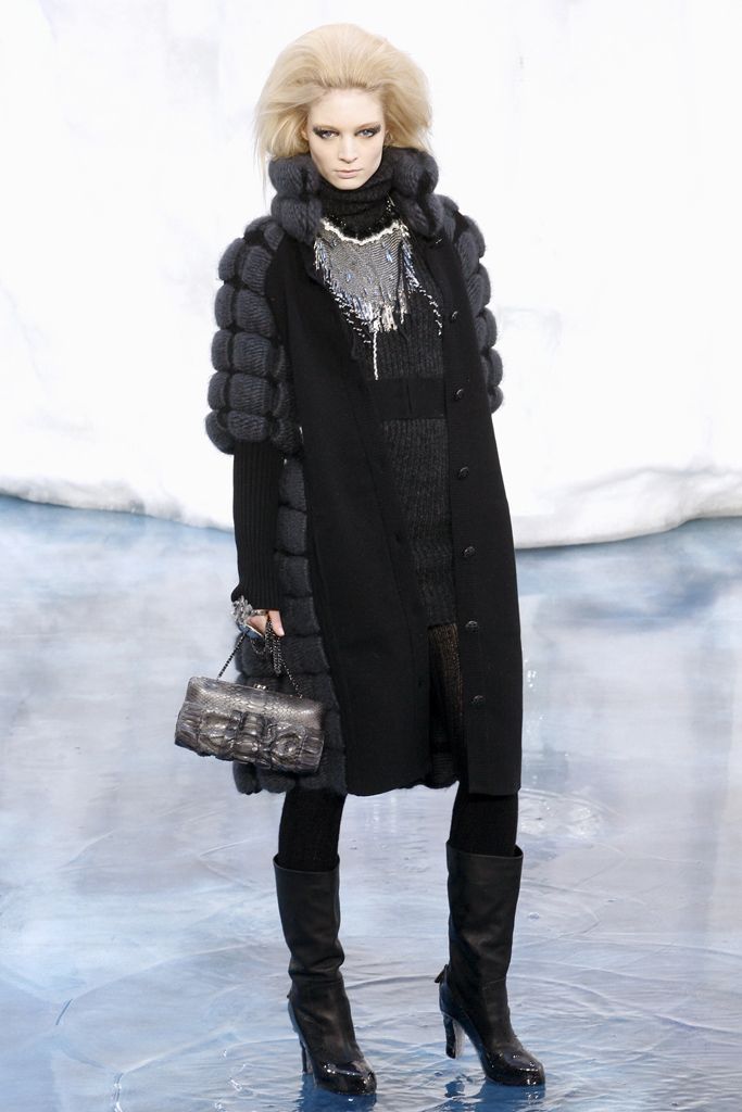 Chanel F/W 10 Look 250