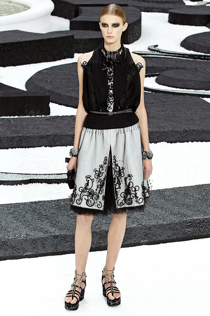 Chanel S/S 11 Look 367