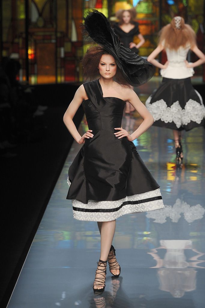 Christian Dior S/S 09 Couture Look 115