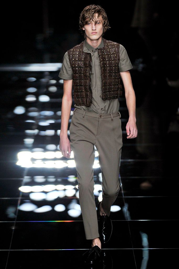Burberry S/S 11 Menswear Look 128