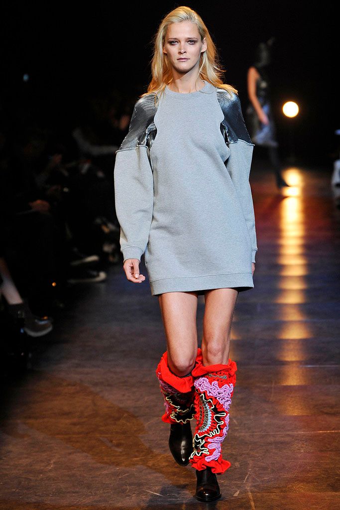 Chalayan F/W 10 Look 105