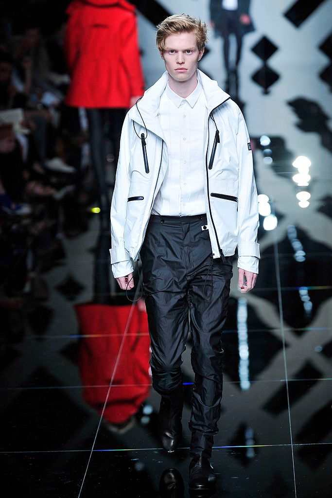 Burberry S/S 10 Menswear Look 149