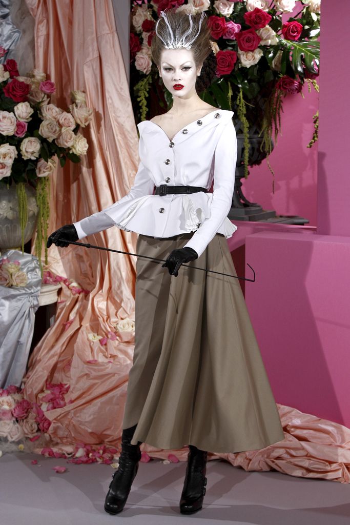 Christian Dior S/S 10 Couture Look 45