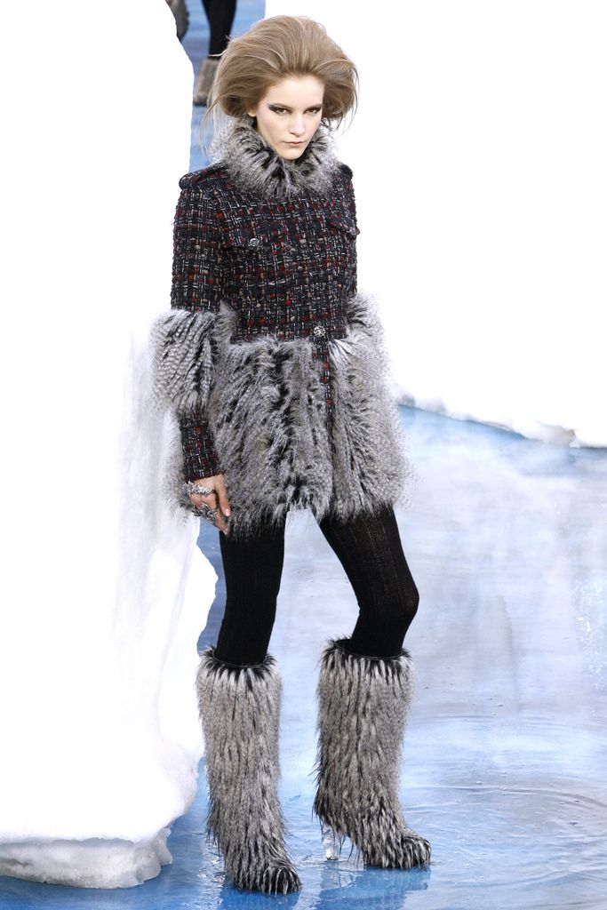 Chanel F/W 10 Look 85
