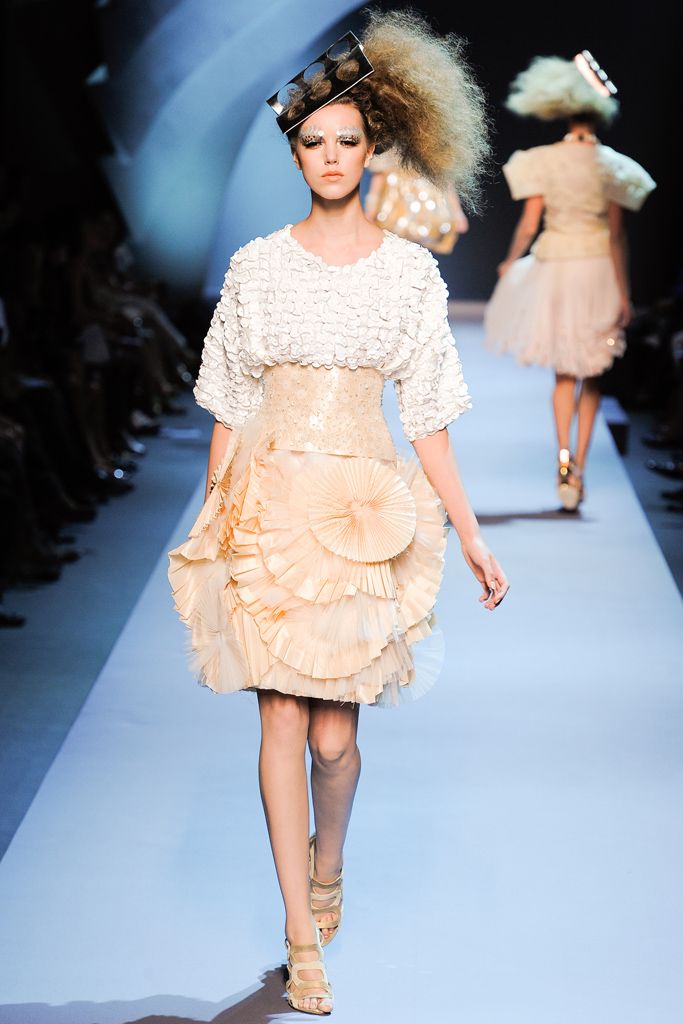 Christian Dior F/W 11 Couture Look 120