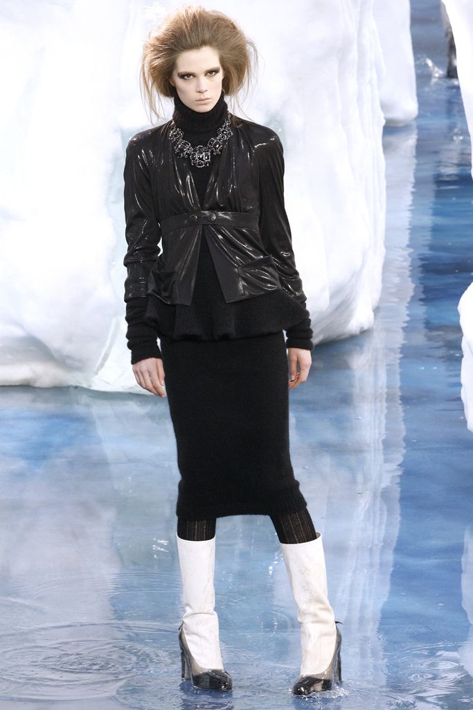 Chanel F/W 10 Look 326
