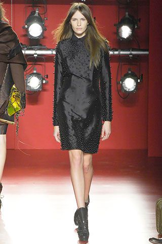 Daks by Giles Deacon F/W 07 Look 29