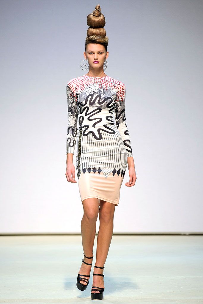 Danielle Scutt Spring 2010 Ready-to-Wear