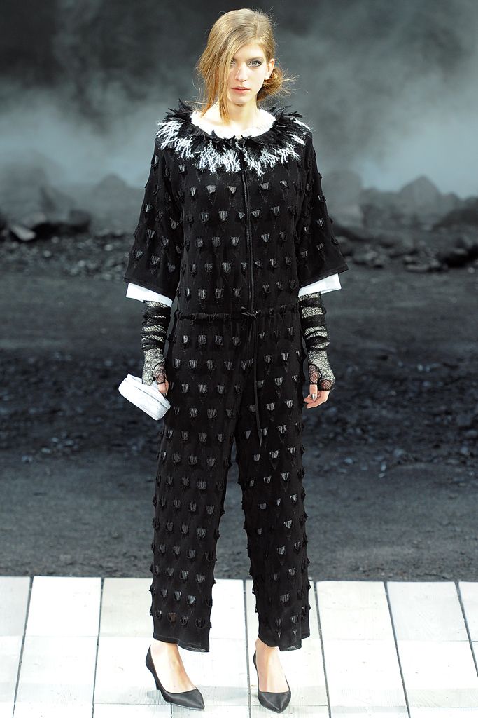 Chanel F/W 11 Look 366