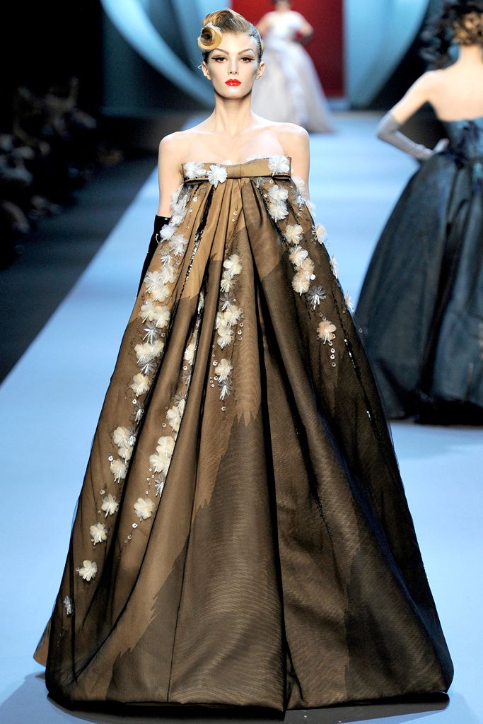 Christian Dior S/S 11 Couture Look 164