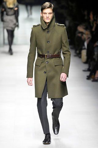 Burberry F/W 07 Look 44