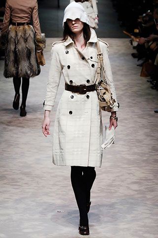 Burberry F/W 06 Look 37