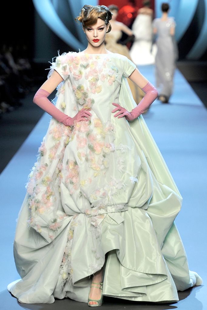 Christian Dior S/S 11 Couture Look 146