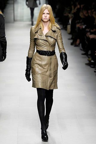 Burberry F/W 07 Look 56