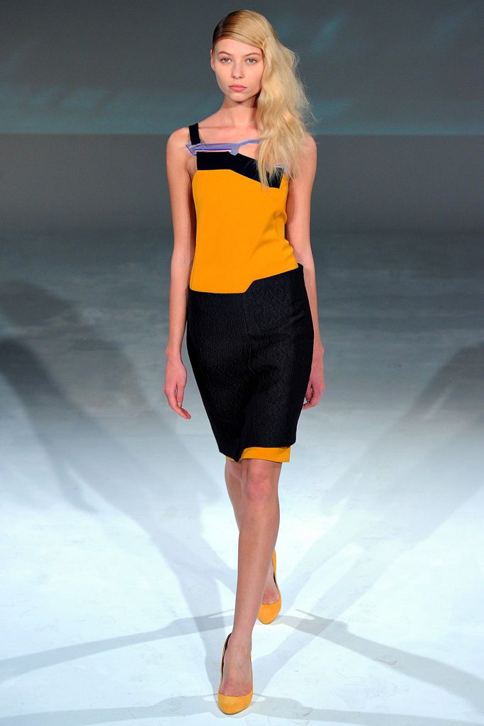Chalayan F/W 12 Look 185
