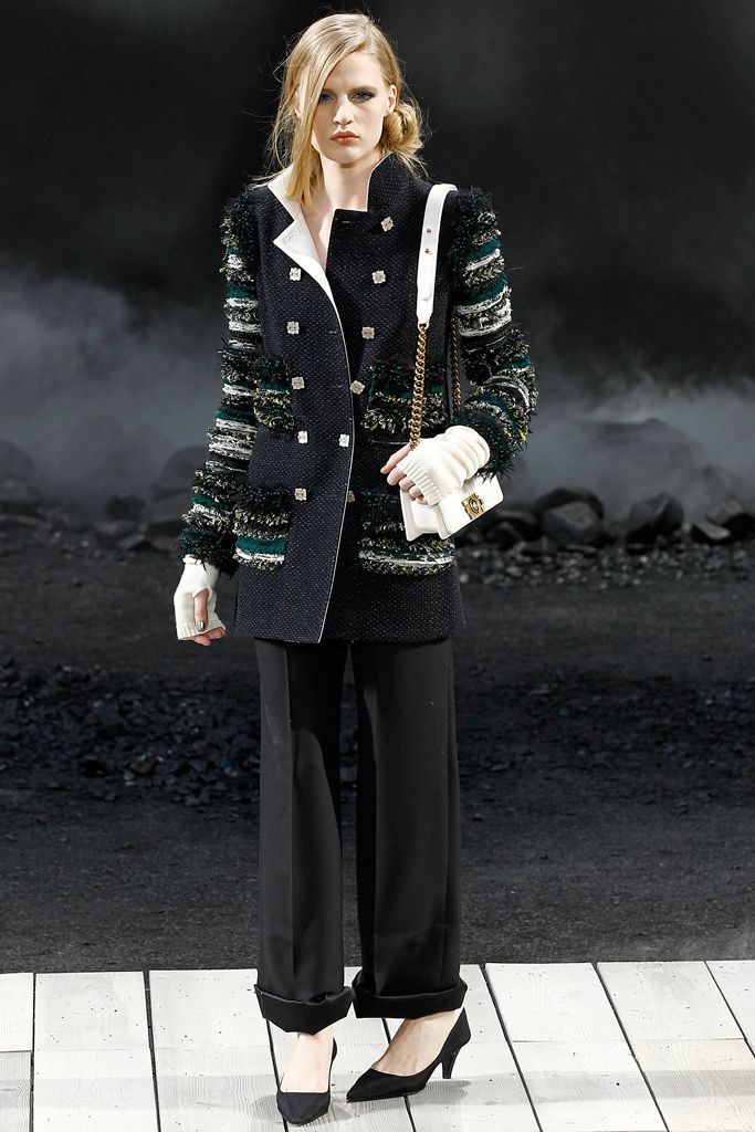 Chanel F/W 11 Look 120
