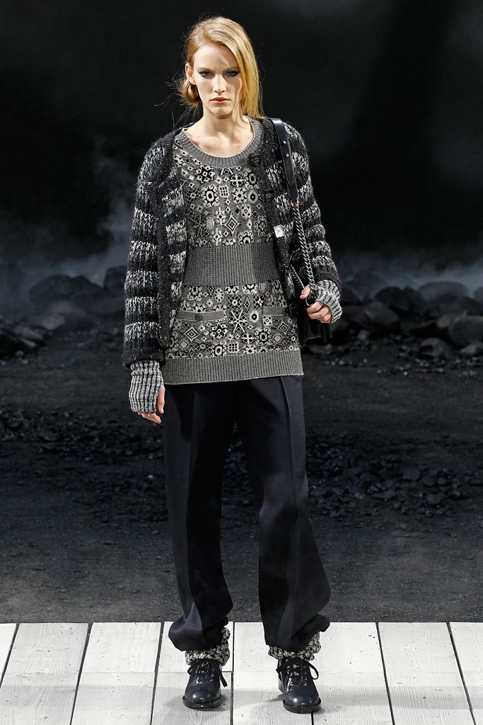 Chanel F/W 11 Look 216