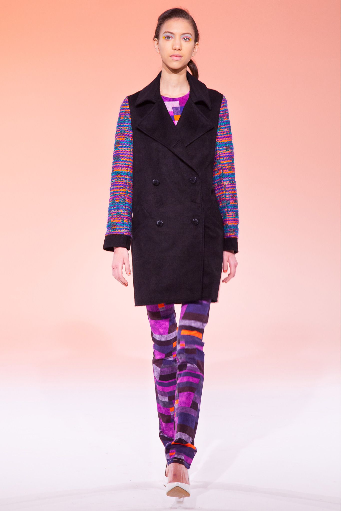 sleeveless double-breasted trench coat