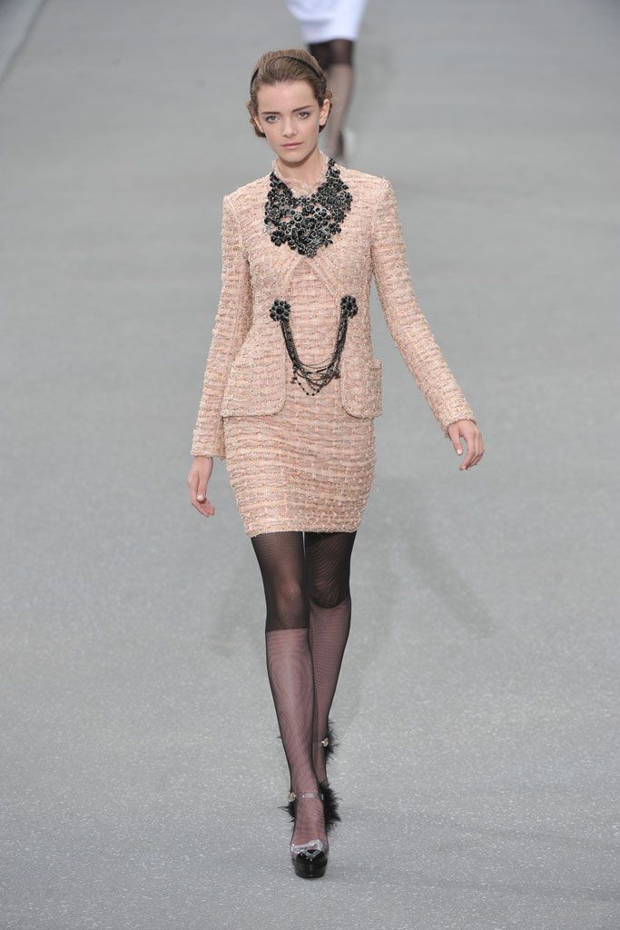 Chanel S/S 09 Look 99