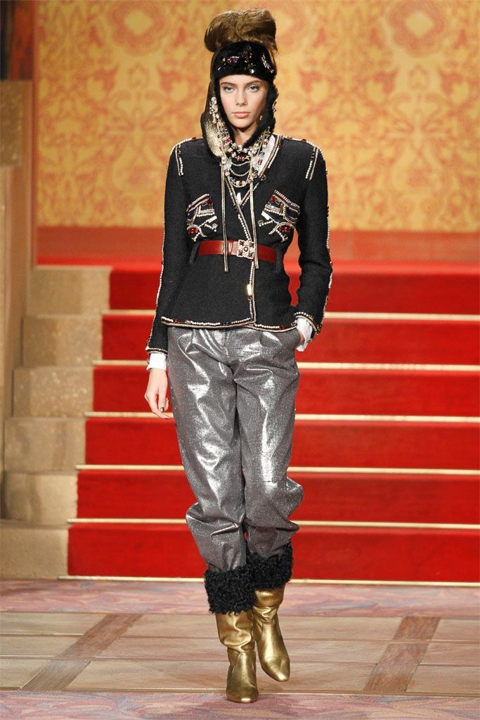 Chanel F/W 09 Look 143