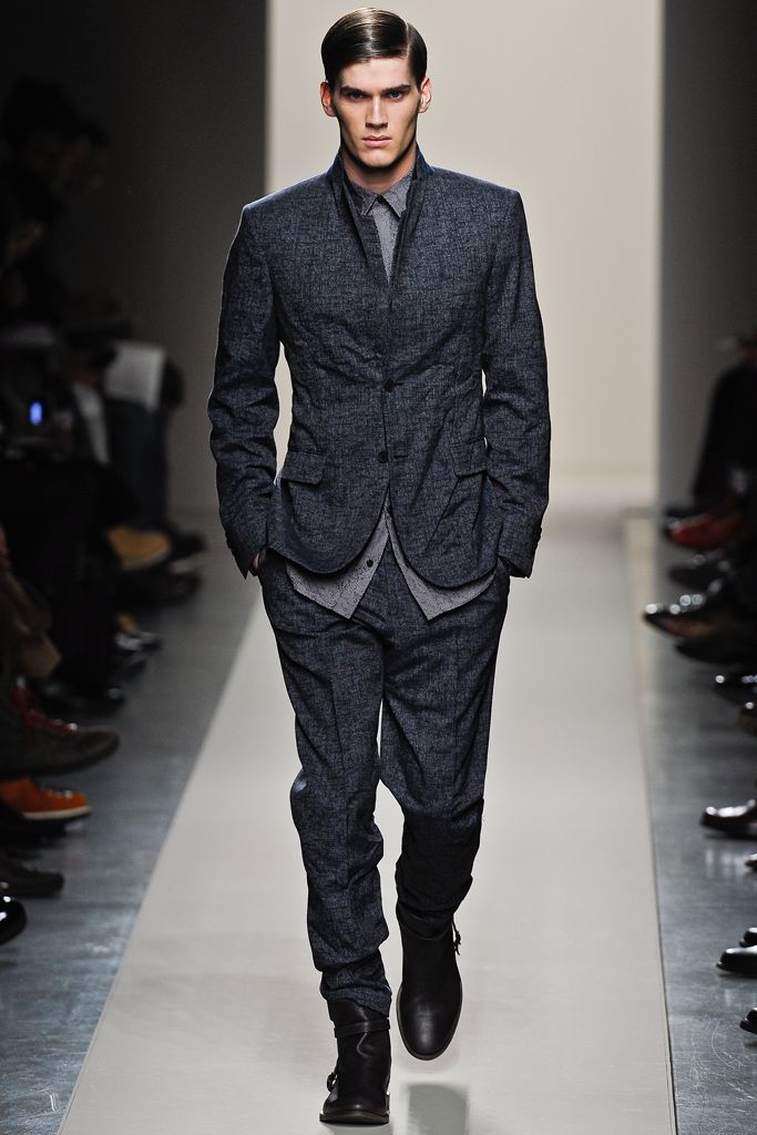 gray wool long-sleeve collared tailored buttoned textured blazer