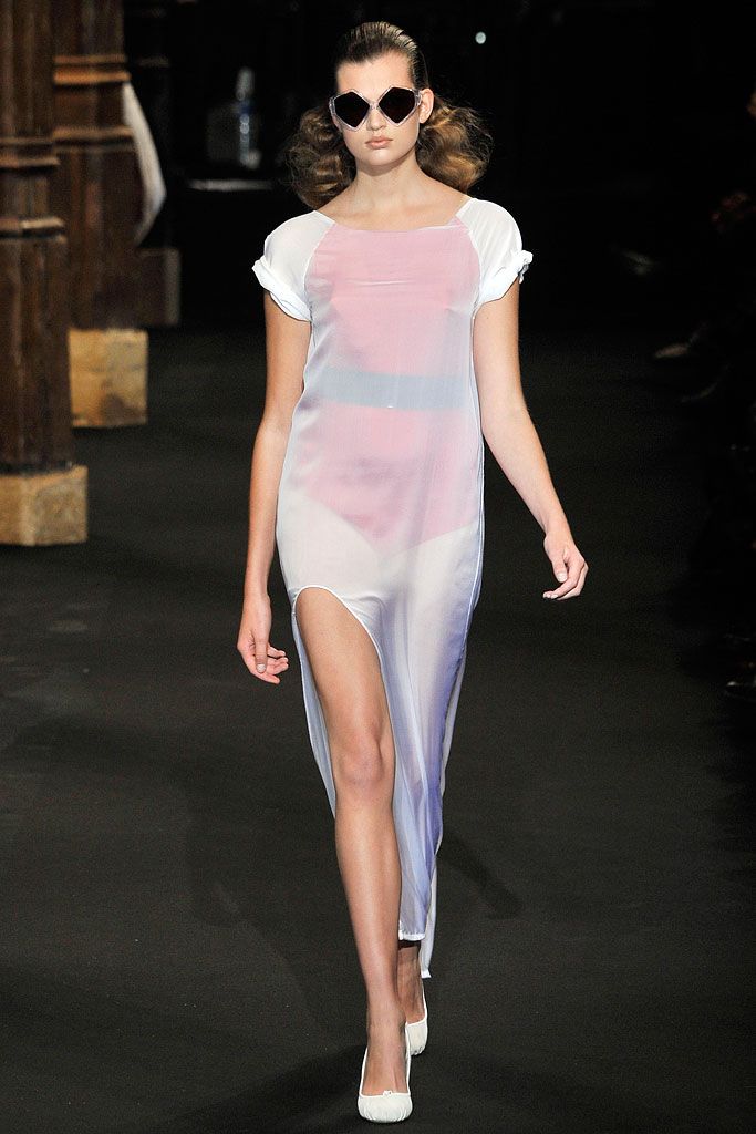 Chalayan S/S 10 Look 91
