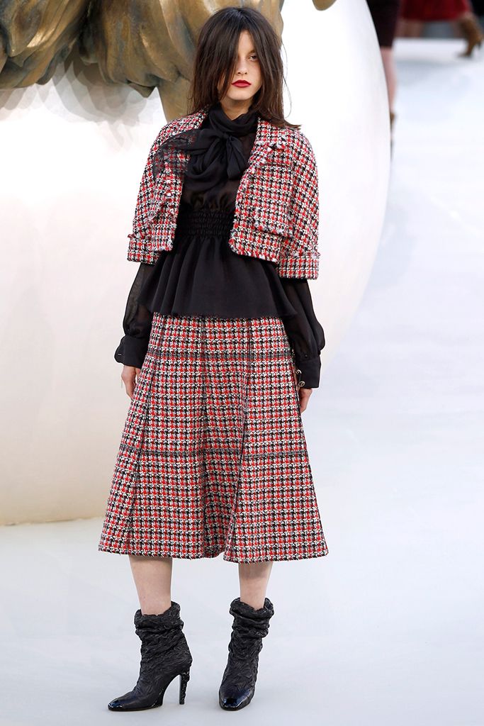Chanel F/W 10 Couture Look 31