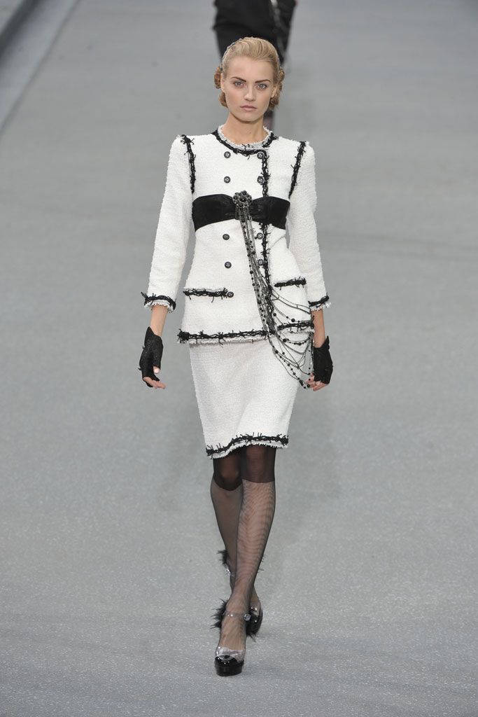 Chanel S/S 09 Look 143