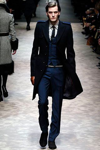 Burberry F/W 06 Look 53