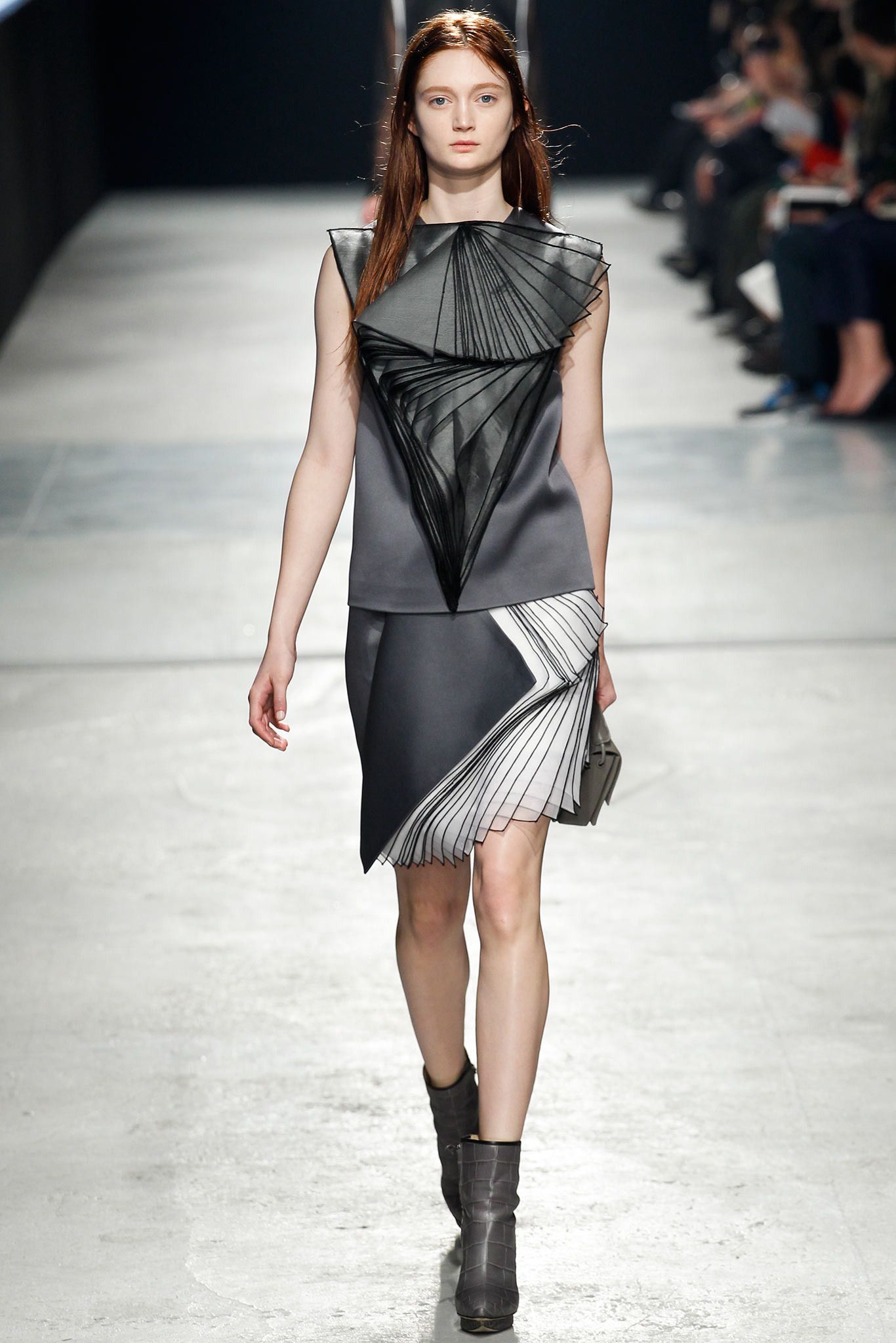 Christopher Kane F/W 14 Look 374
