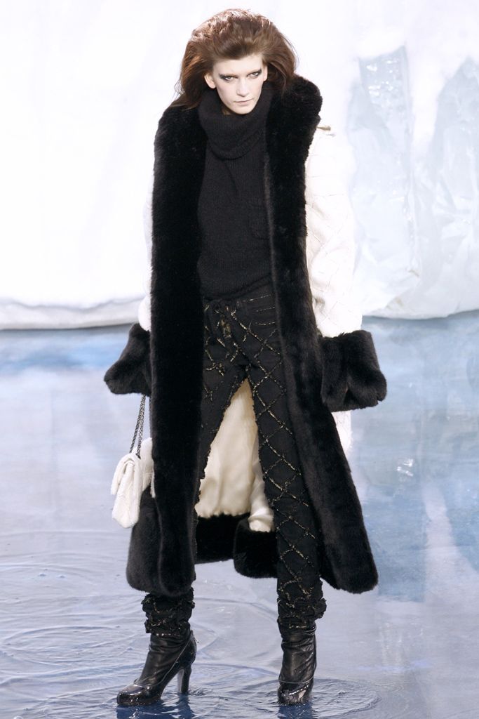 Chanel F/W 10 Look 401