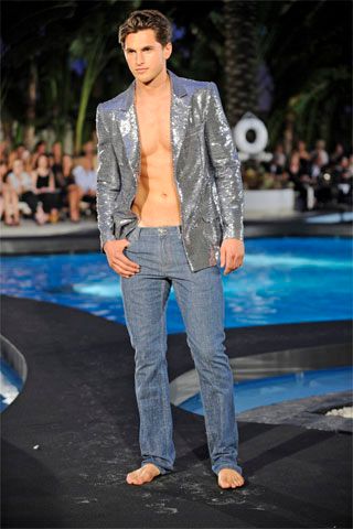 Chanel Resort 09 Look 320