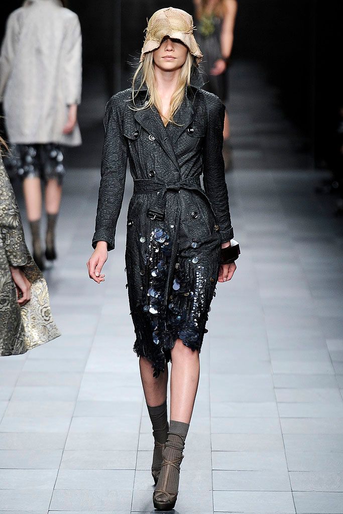Burberry S/S 09 Look 240
