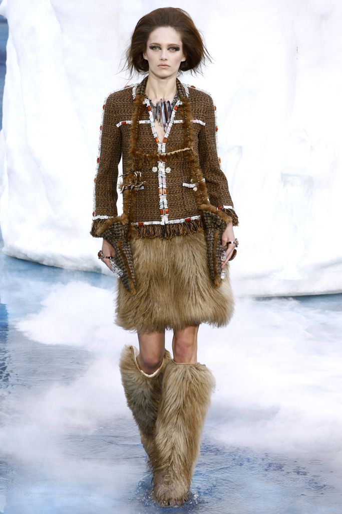 Chanel F/W 10 Look 40