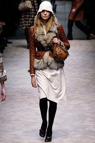 Burberry F/W 06 Look 26