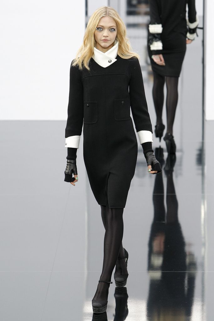 Chanel F/W 09 Look 13