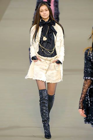 Chanel F/W 06 Look 8