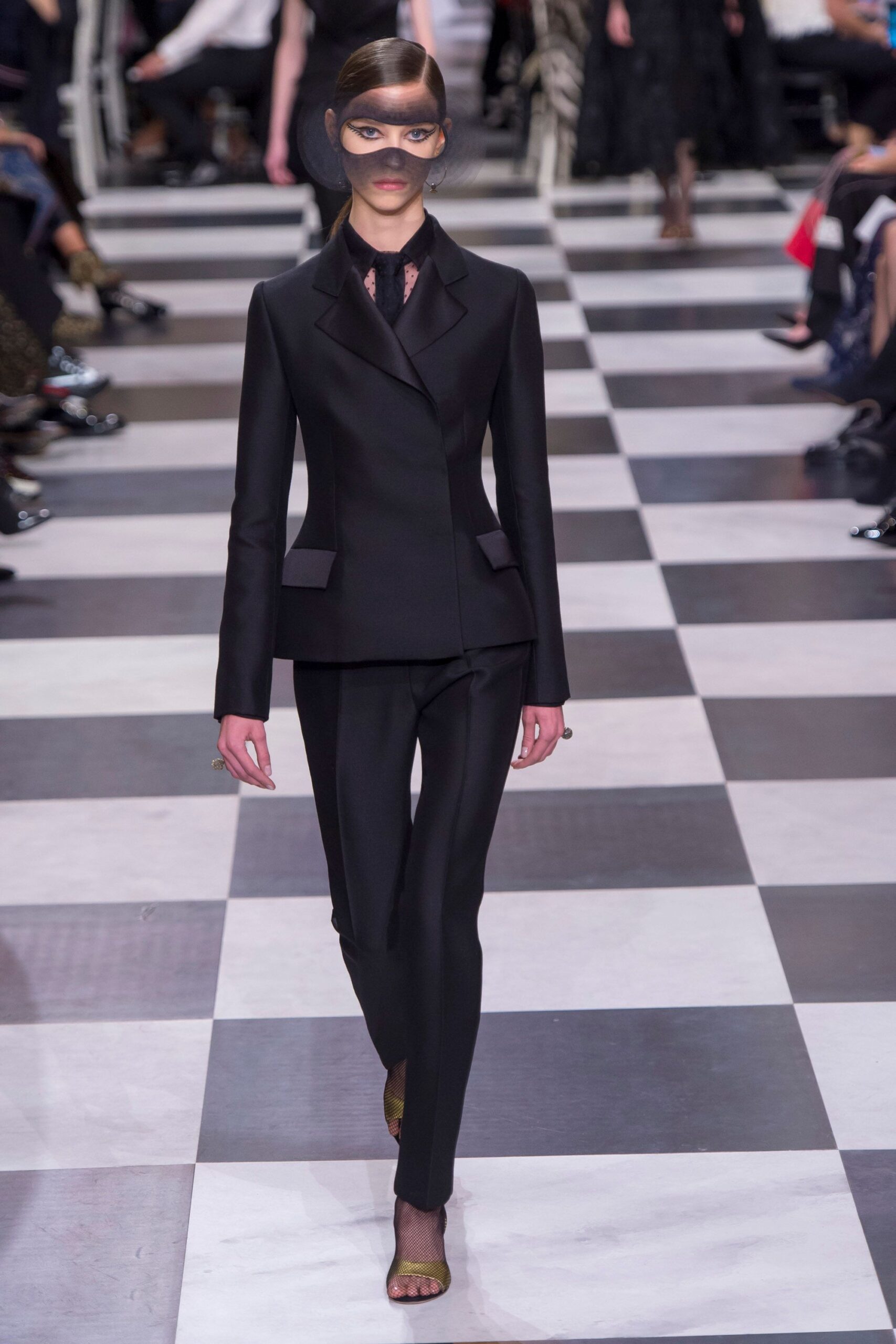 Christian Dior S/S 18 Couture Look 880