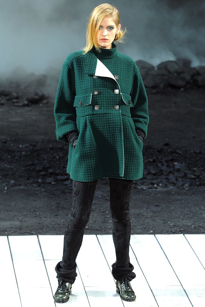 Chanel F/W 11 Look 147