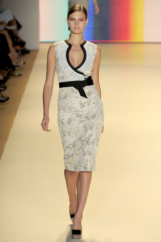 Carolina Herrera S/S 11 Look 102