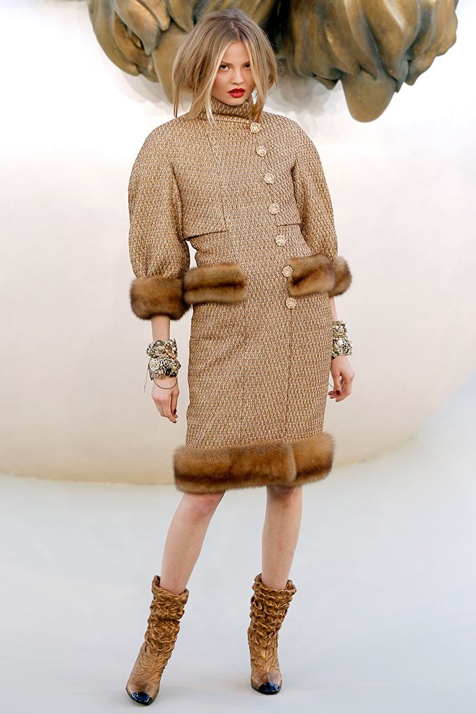 Chanel F/W 10 Couture Look 52