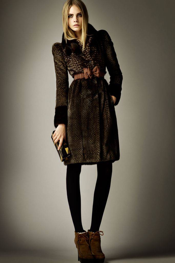 Burberry F/W 12 Look 95
