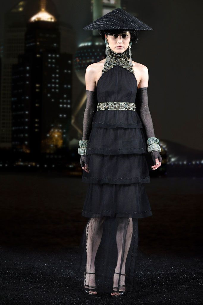 Chanel F/W 10 Look 396